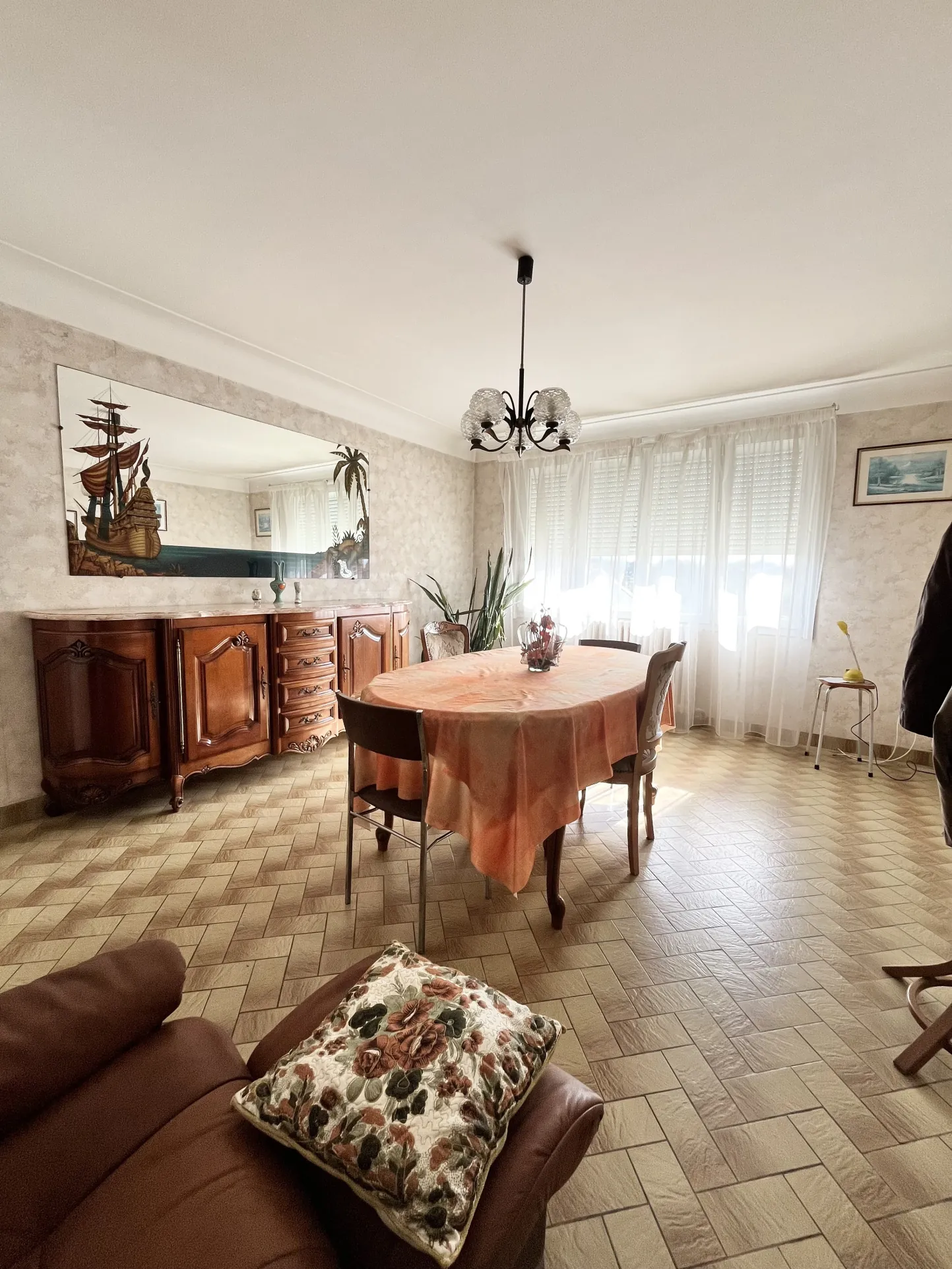 Maison à vendre en centre bourg à Maulevrier, 101 m² avec sous-sol et garage 