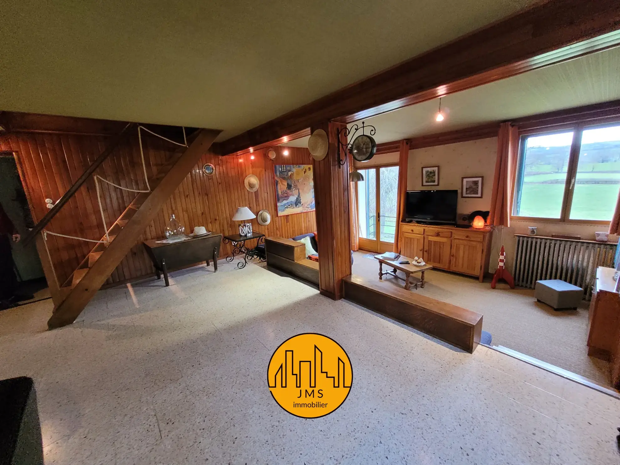 Charmante maison à Noyant d'Allier avec généreux terrain de 2300 m² 