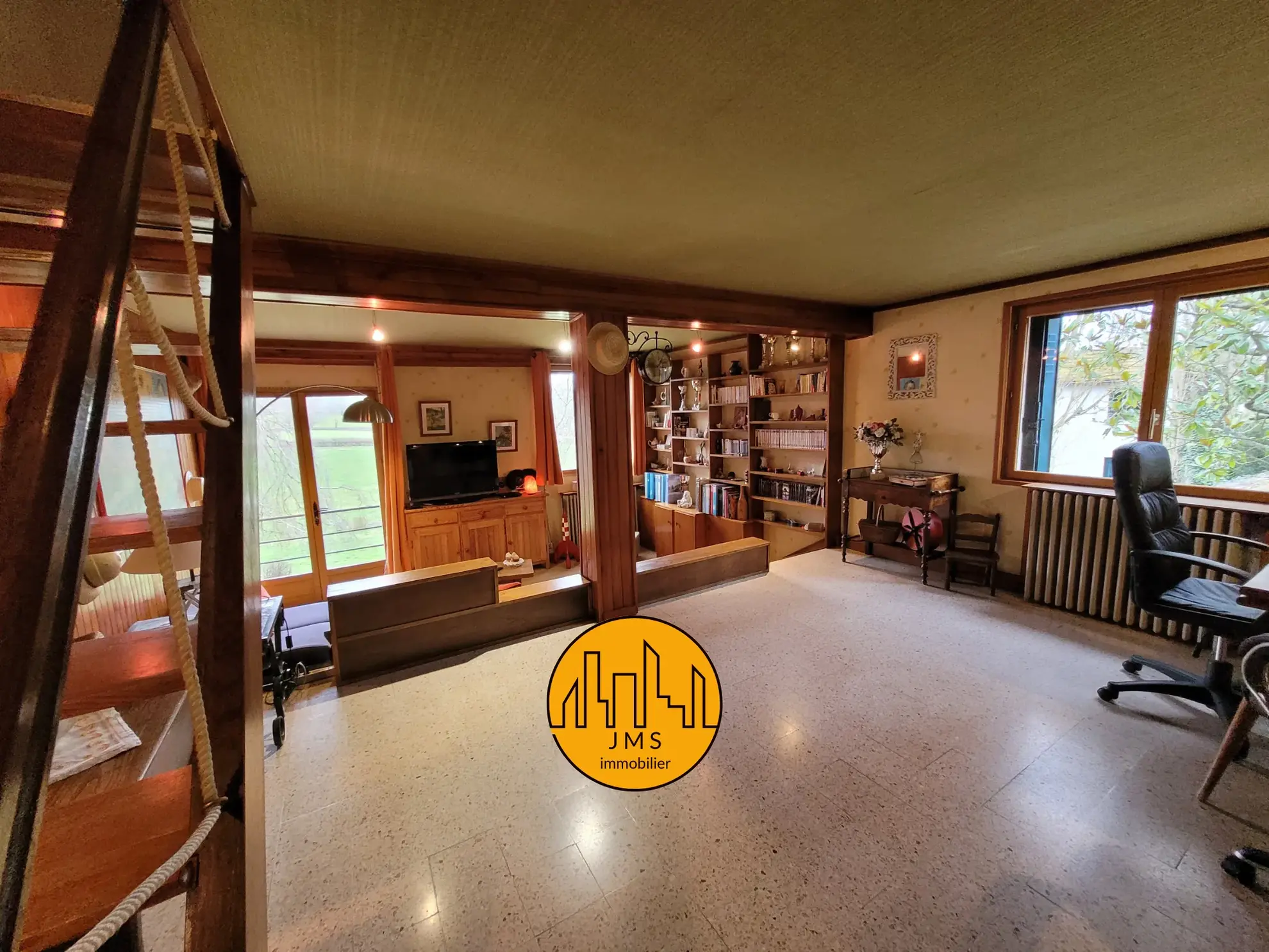 Charmante maison à Noyant d'Allier avec généreux terrain de 2300 m² 