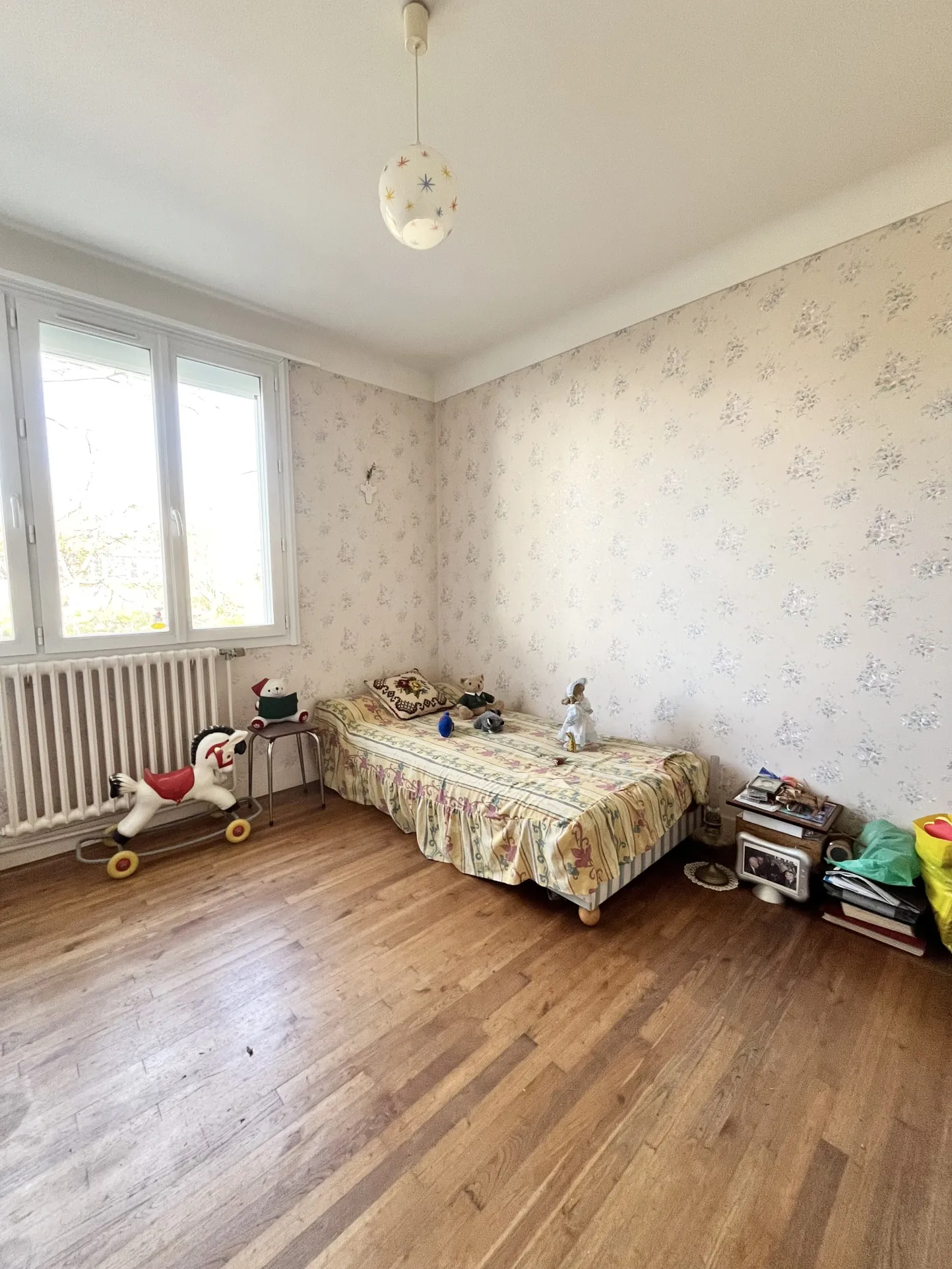Maison à vendre en centre bourg à Maulevrier, 101 m² avec sous-sol et garage 