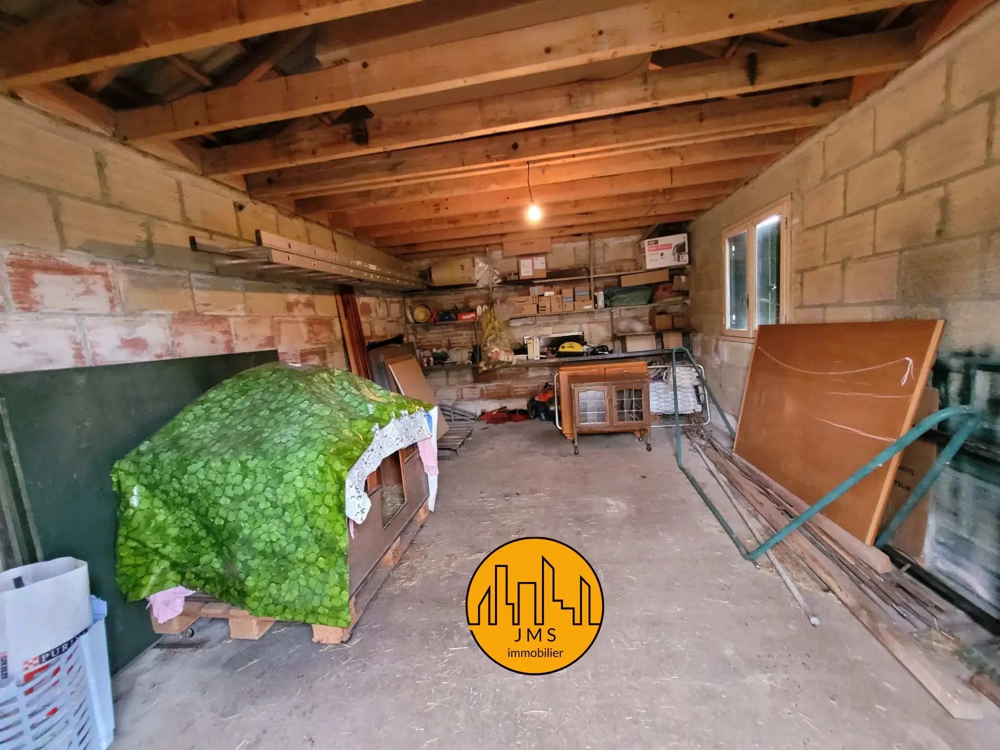 Charmante maison à Noyant d'Allier avec généreux terrain de 2300 m² 