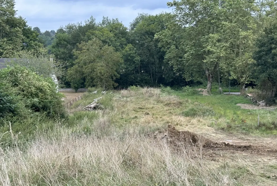 Terrain à bâtir de 1 326 m² à Moumour, calme et bien desservi 