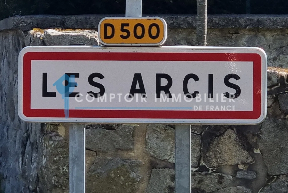 Terrain constructible de 4165 m² à Coucouron avec permis accepté, opportunité rare 