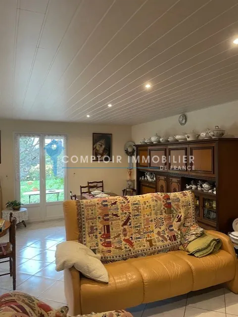 Maison de plain-pied à vendre à Moules et Baucels, 95 m² avec terrain arboré 