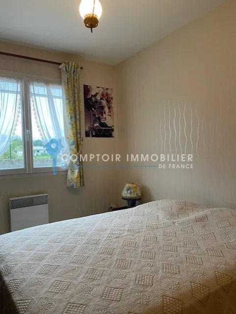Maison de plain-pied à vendre à Moules et Baucels, 95 m² avec terrain arboré 