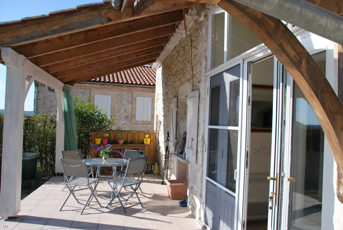 Magnifique maison de village avec piscine et vue sur la vallée du Lot 