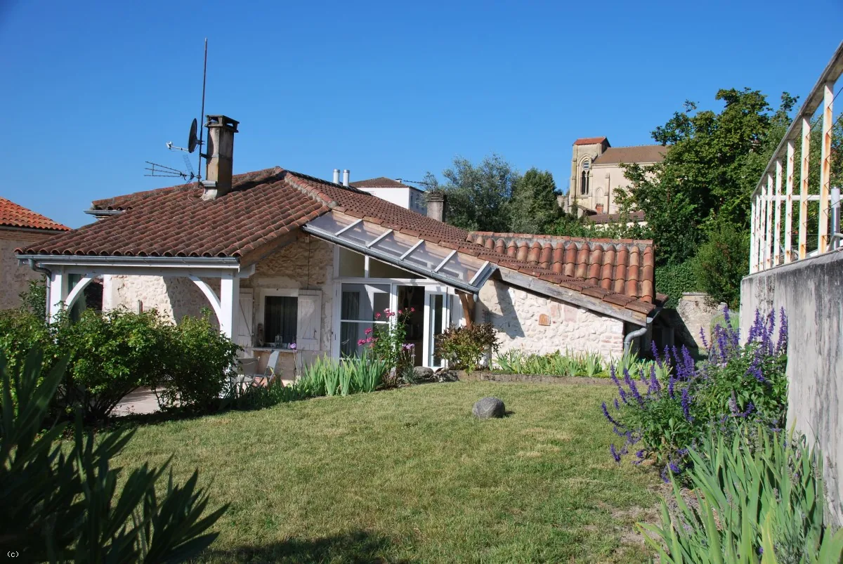 Magnifique maison de village avec piscine et vue sur la vallée du Lot 