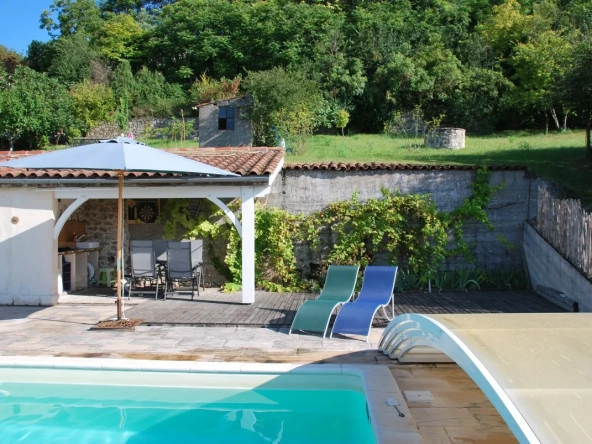Magnifique maison de village avec piscine et vue sur la vallée du Lot