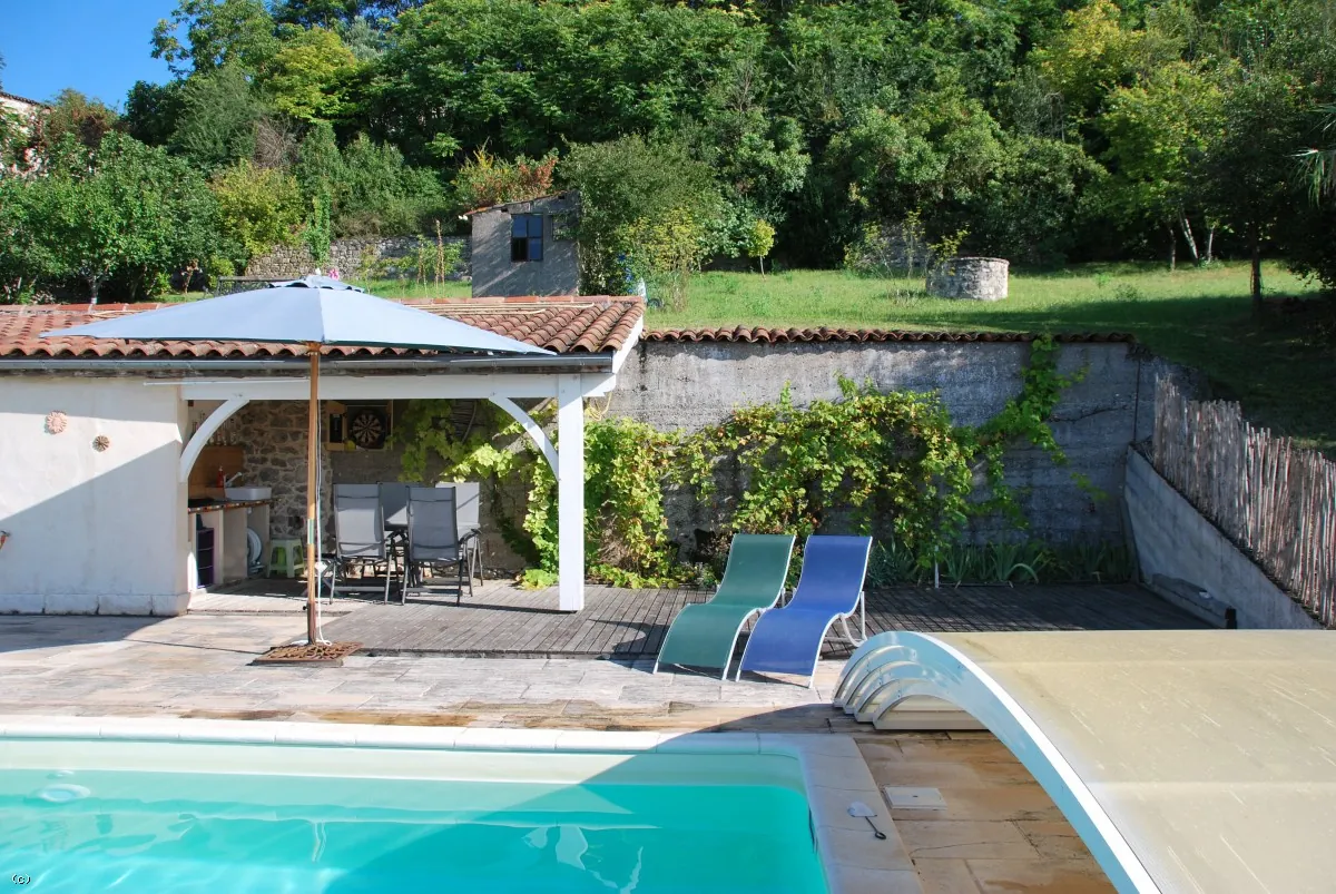 Magnifique maison de village avec piscine et vue sur la vallée du Lot 