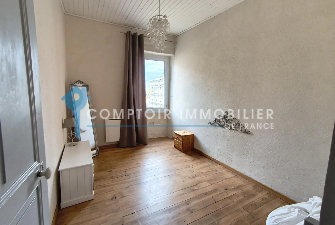 Maison de village à Boulbon - 70 m² avec cour et parking, idéal investissement ou résidence 