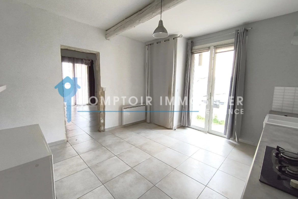 Maison de village à Boulbon - 70 m² avec cour et parking, idéal investissement ou résidence 