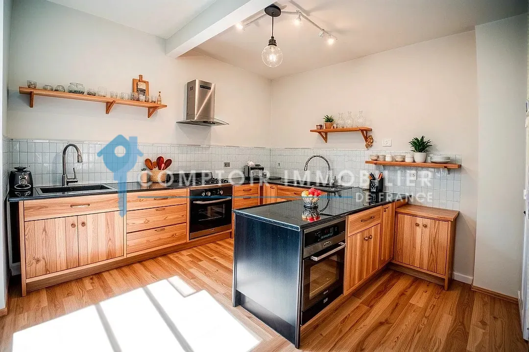 Maison de village à Boulbon - 70 m² avec cour et parking, idéal investissement ou résidence 