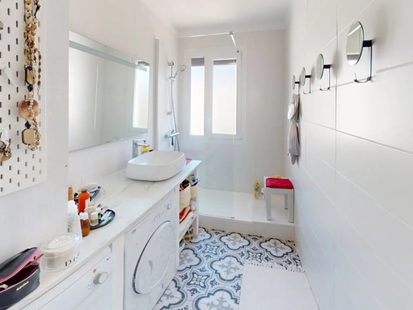Appartement 2 pièces à Montpellier avec balcon, cave et proximité commodités 