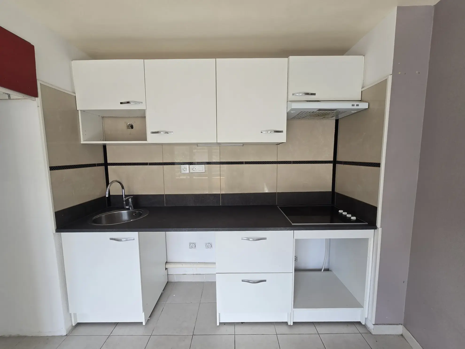 Appartement 3 pièces à Saint André à proximité de Nice avec parking et balcon 