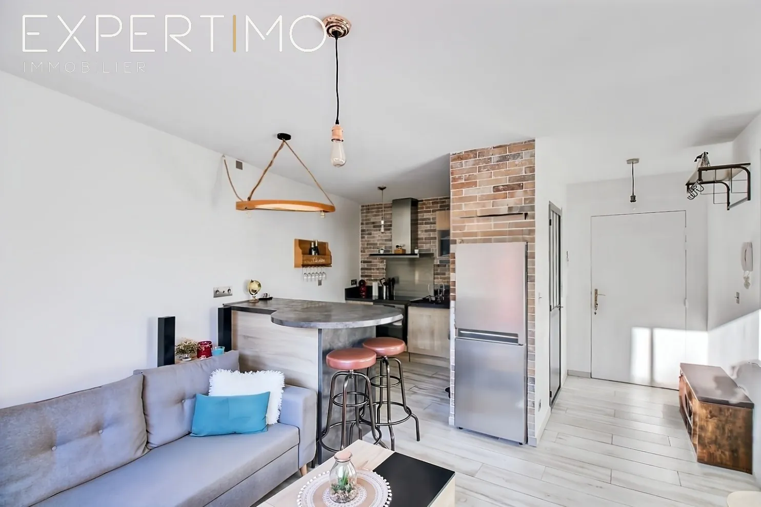 Appartement T2 avec terrasse, piscine et garage à Fuveau (13710) 
