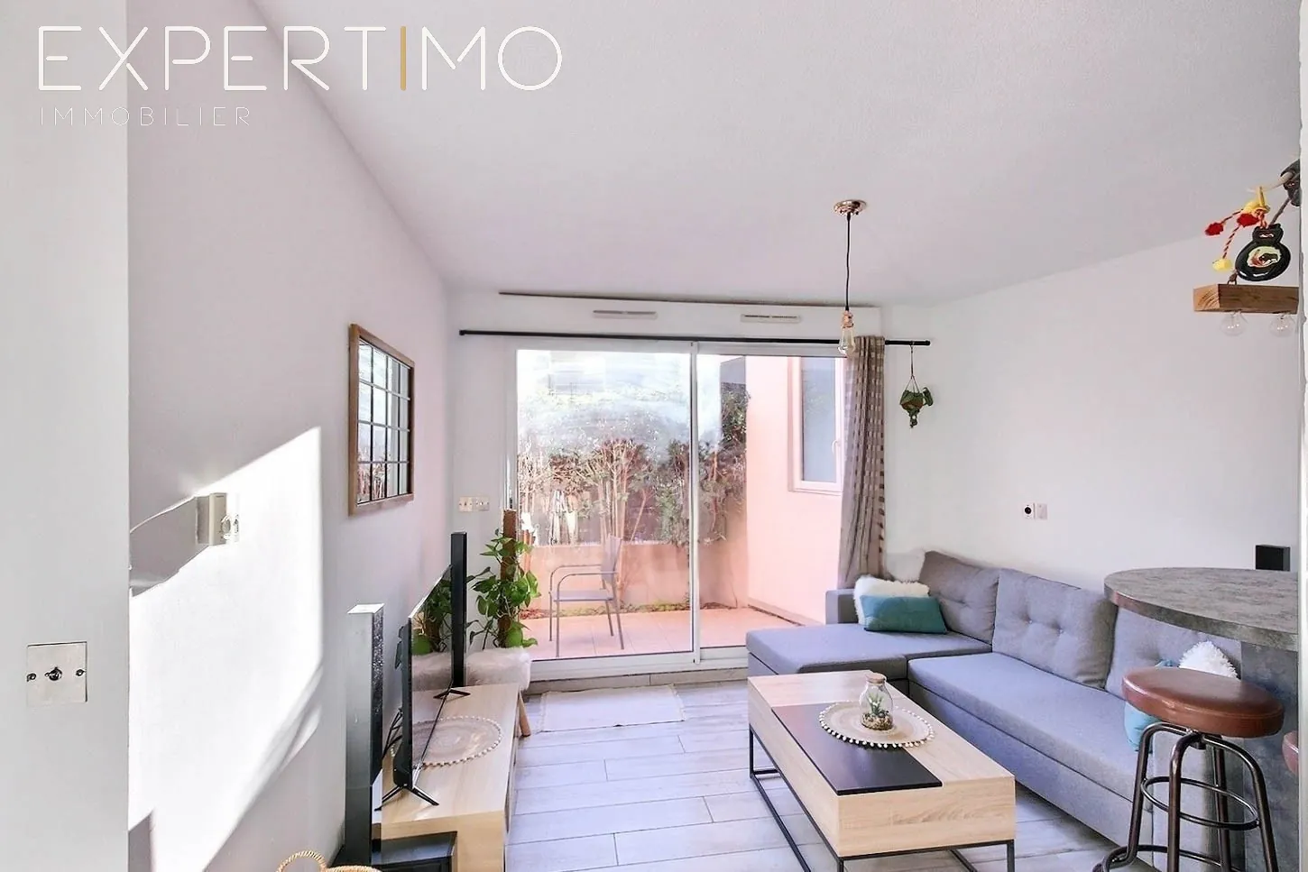 Appartement T2 avec terrasse, piscine et garage à Fuveau (13710) 