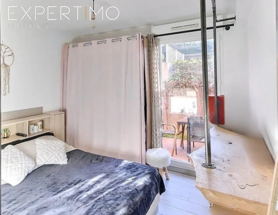 Appartement T2 avec terrasse, piscine et garage à Fuveau (13710) 