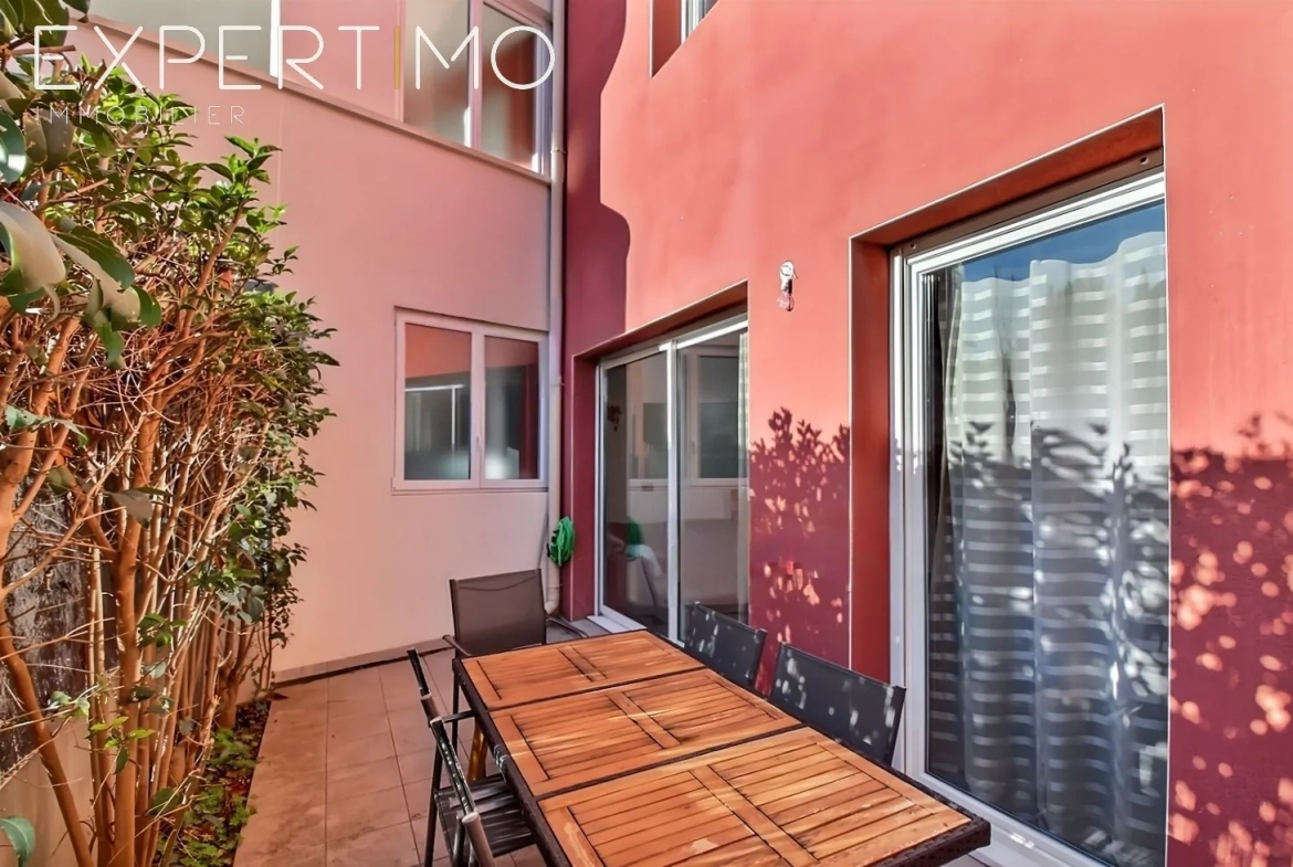 Appartement T2 avec terrasse, piscine et garage à Fuveau (13710) 