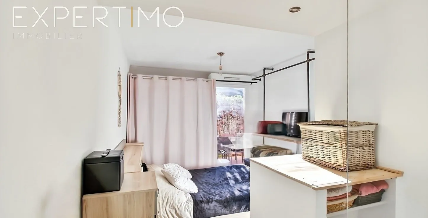 Appartement T2 avec terrasse, piscine et garage à Fuveau (13710) 