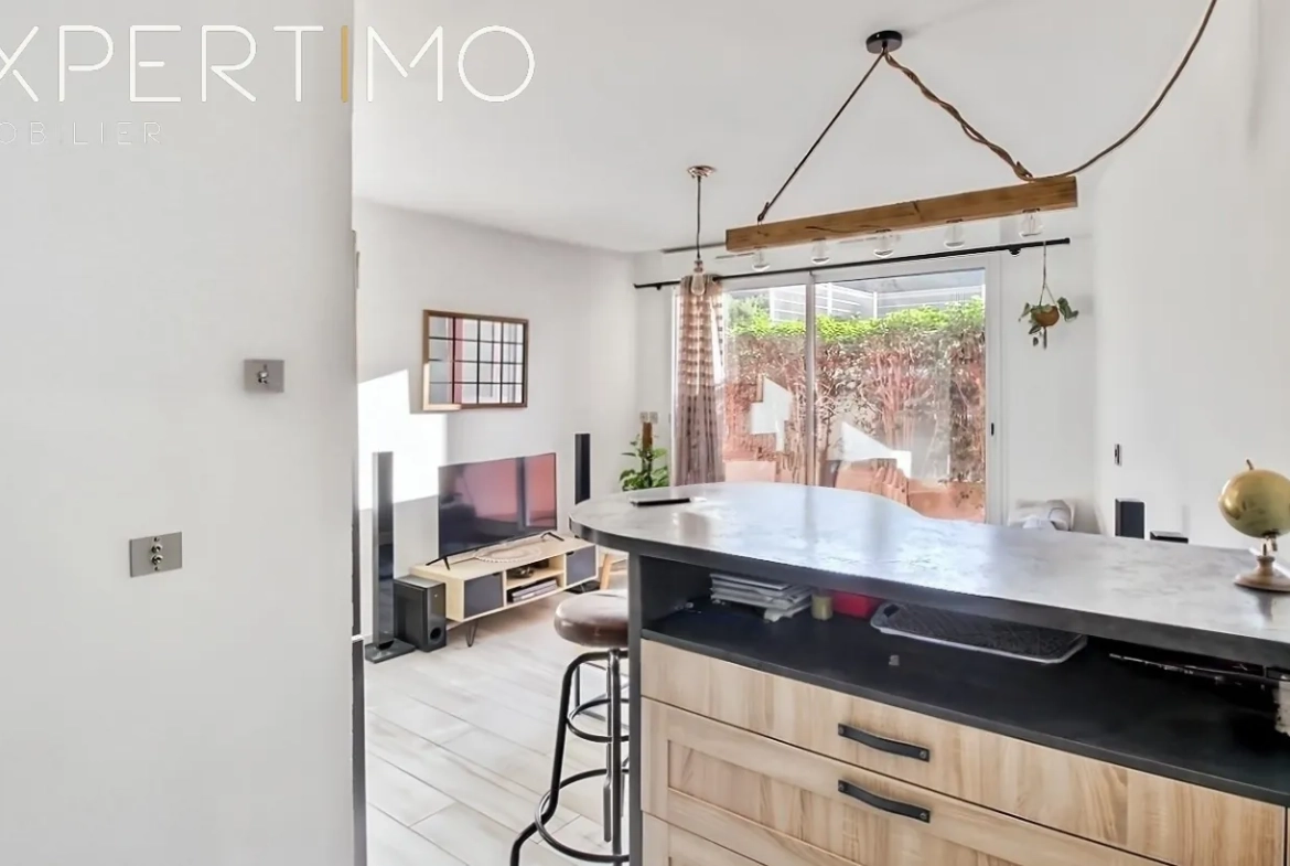 Appartement T2 avec terrasse, piscine et garage à Fuveau (13710) 