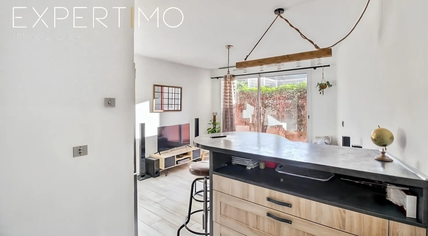 Appartement T2 avec terrasse, piscine et garage à Fuveau (13710) 