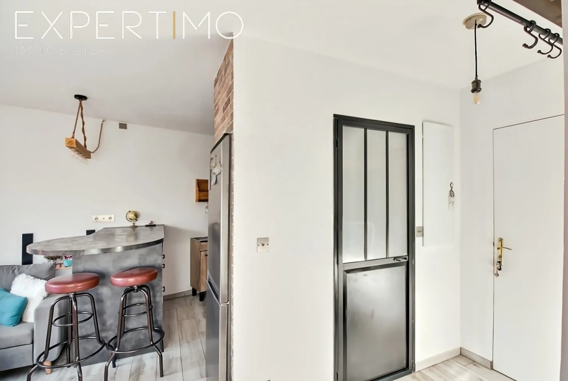 Appartement T2 avec terrasse, piscine et garage à Fuveau (13710) 