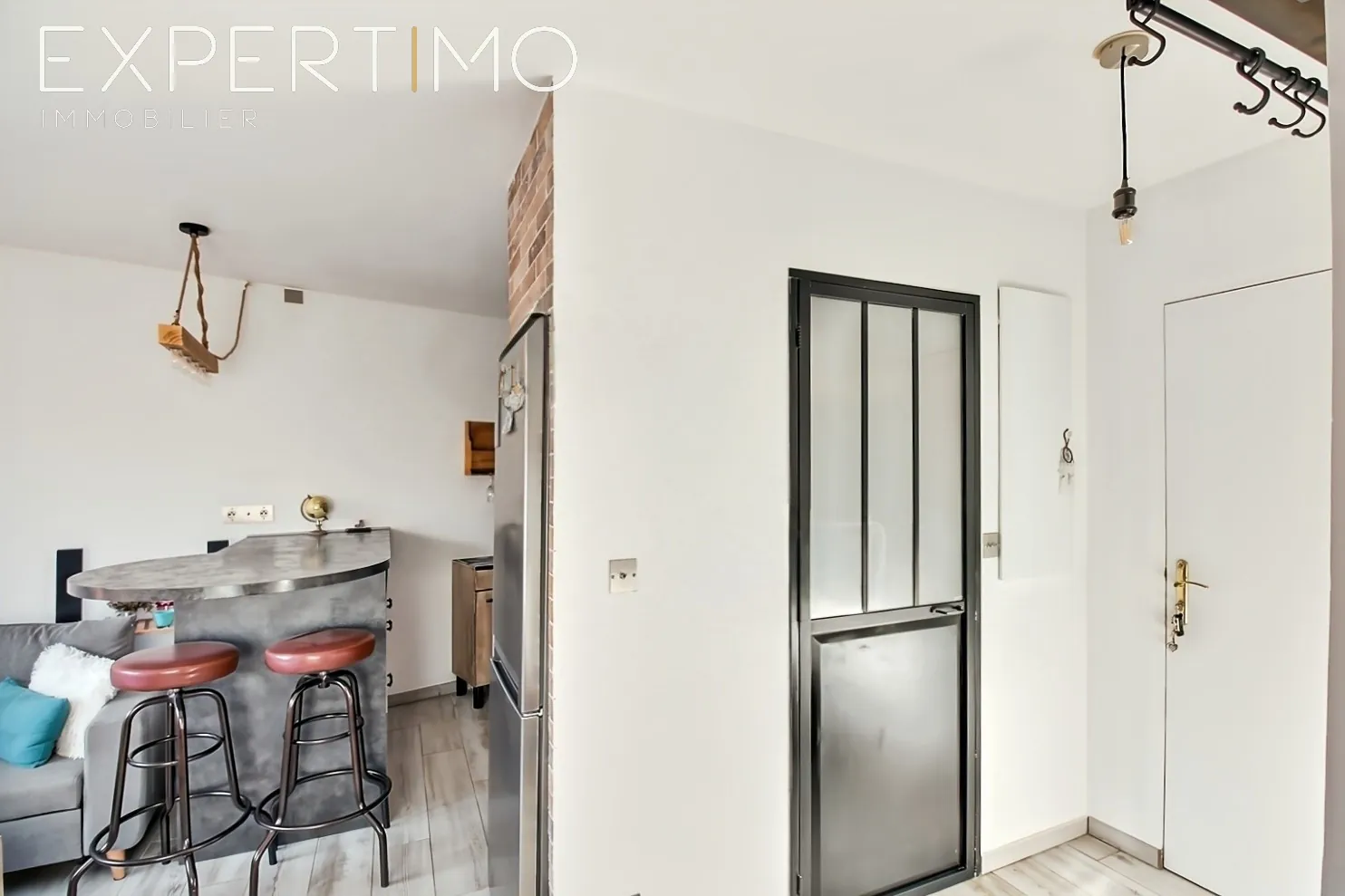 Appartement T2 avec terrasse, piscine et garage à Fuveau (13710) 