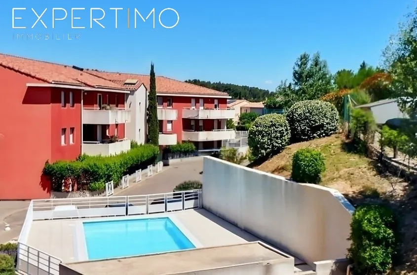 Appartement T2 avec terrasse, piscine et garage à Fuveau (13710) 