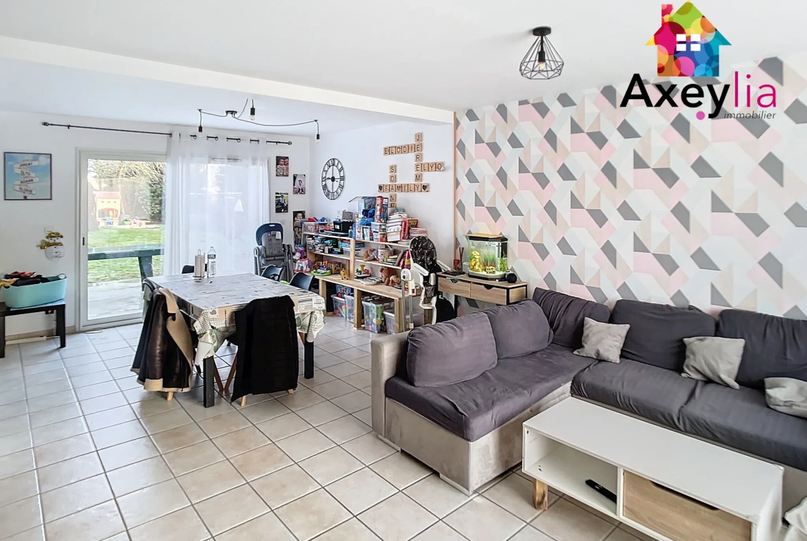 Maison à vendre à Saint-Romain-la-Motte avec piscine et terrain clos 