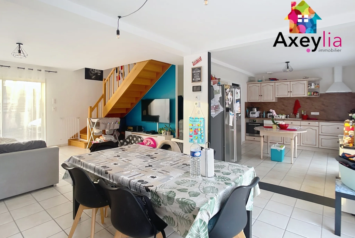 Maison à vendre à Saint-Romain-la-Motte avec piscine et terrain clos 