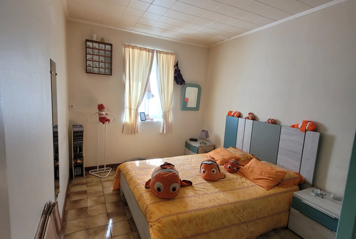 Maison de village rénovée avec piscine à Saint-Genis de Saintonge 