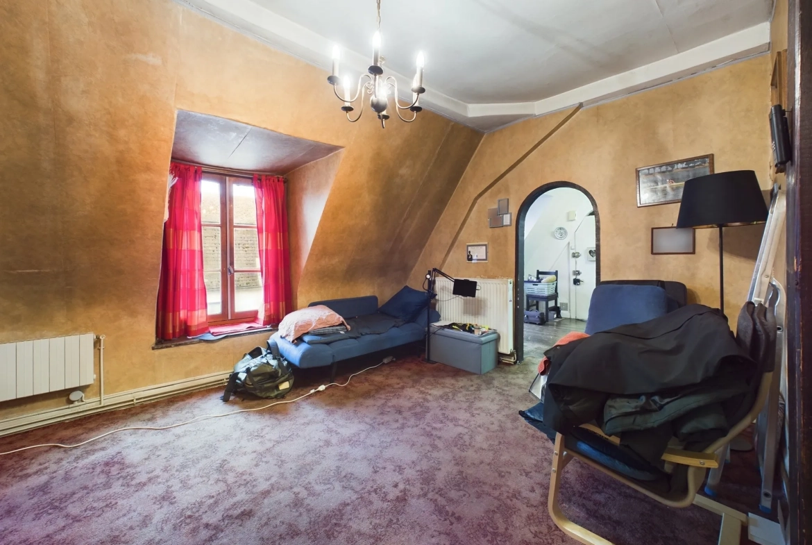 Appartement de 54,85 m² au centre-ville de Nevers avec potentiel d'aménagement 