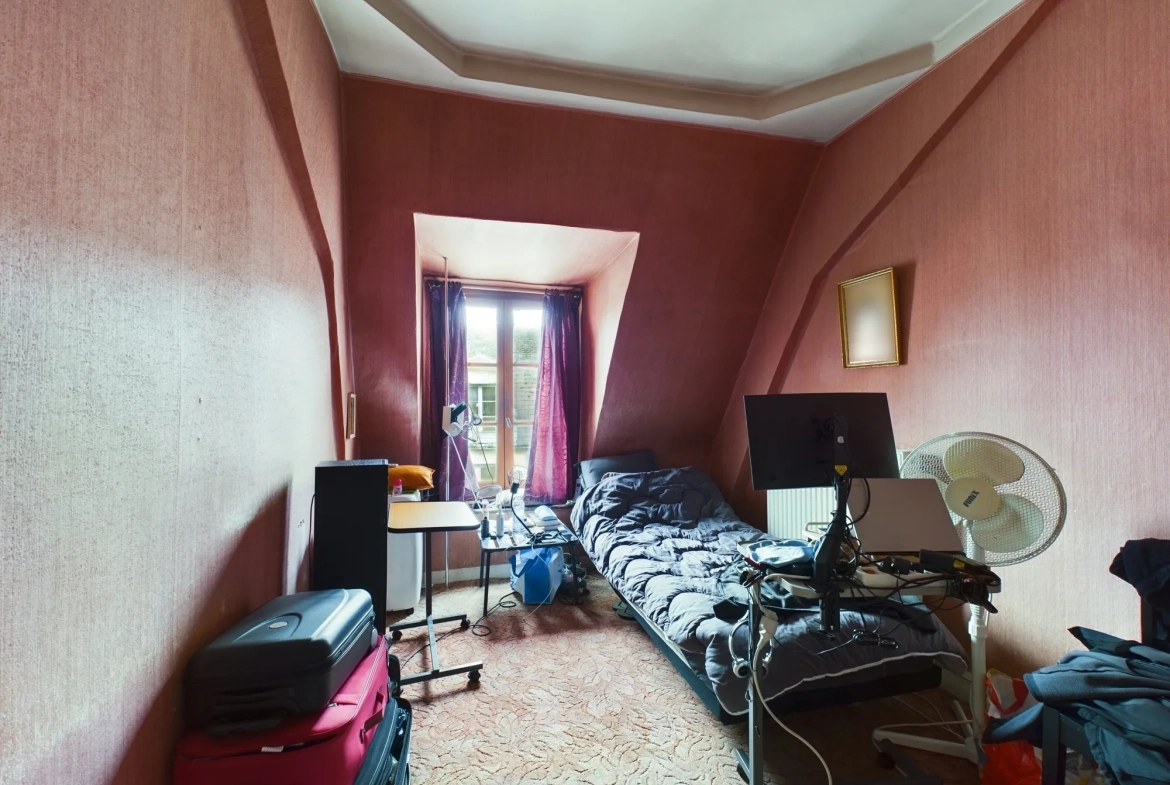 Appartement de 54,85 m² au centre-ville de Nevers avec potentiel d'aménagement 