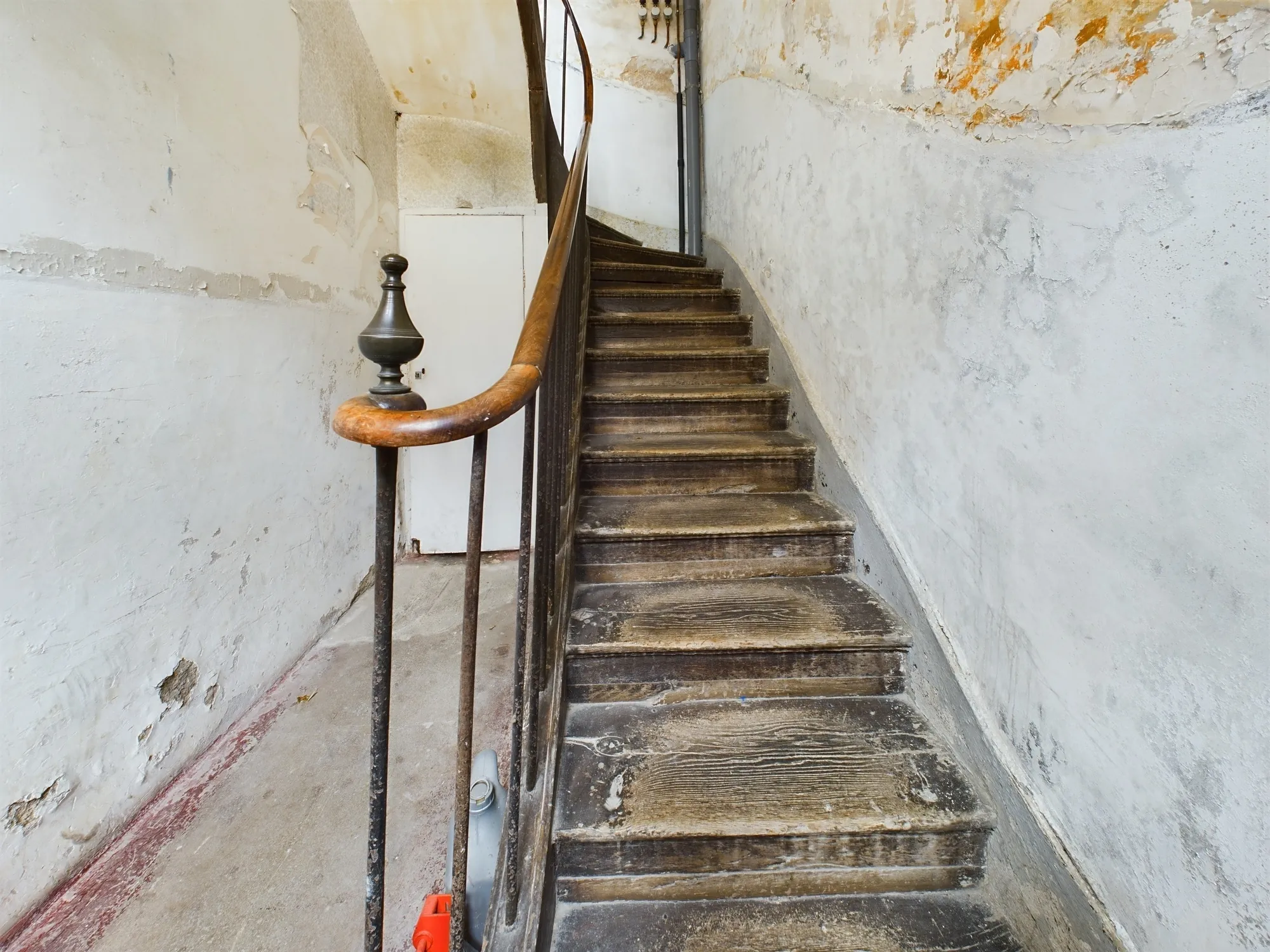 Appartement de 54,85 m² au centre-ville de Nevers avec potentiel d'aménagement 