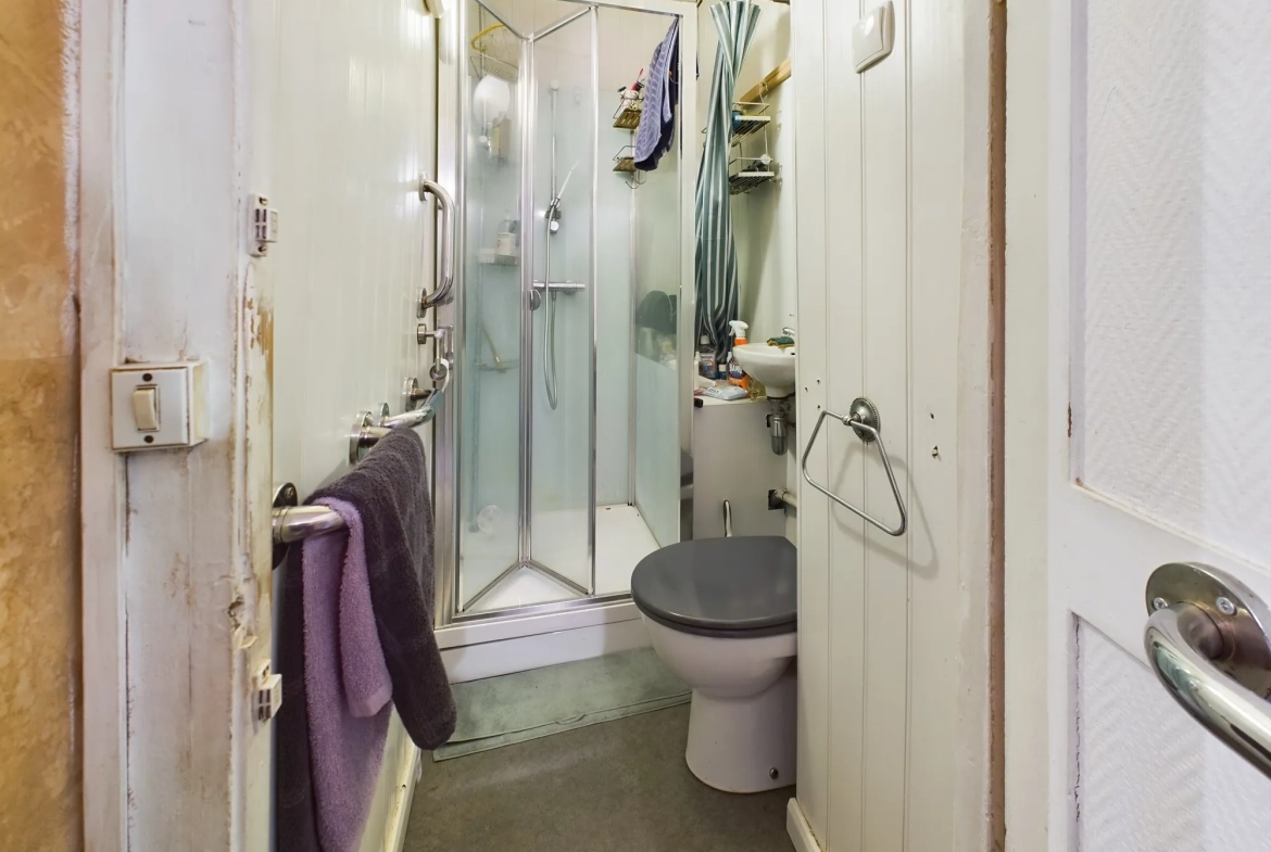 Appartement de 54,85 m² au centre-ville de Nevers avec potentiel d'aménagement 