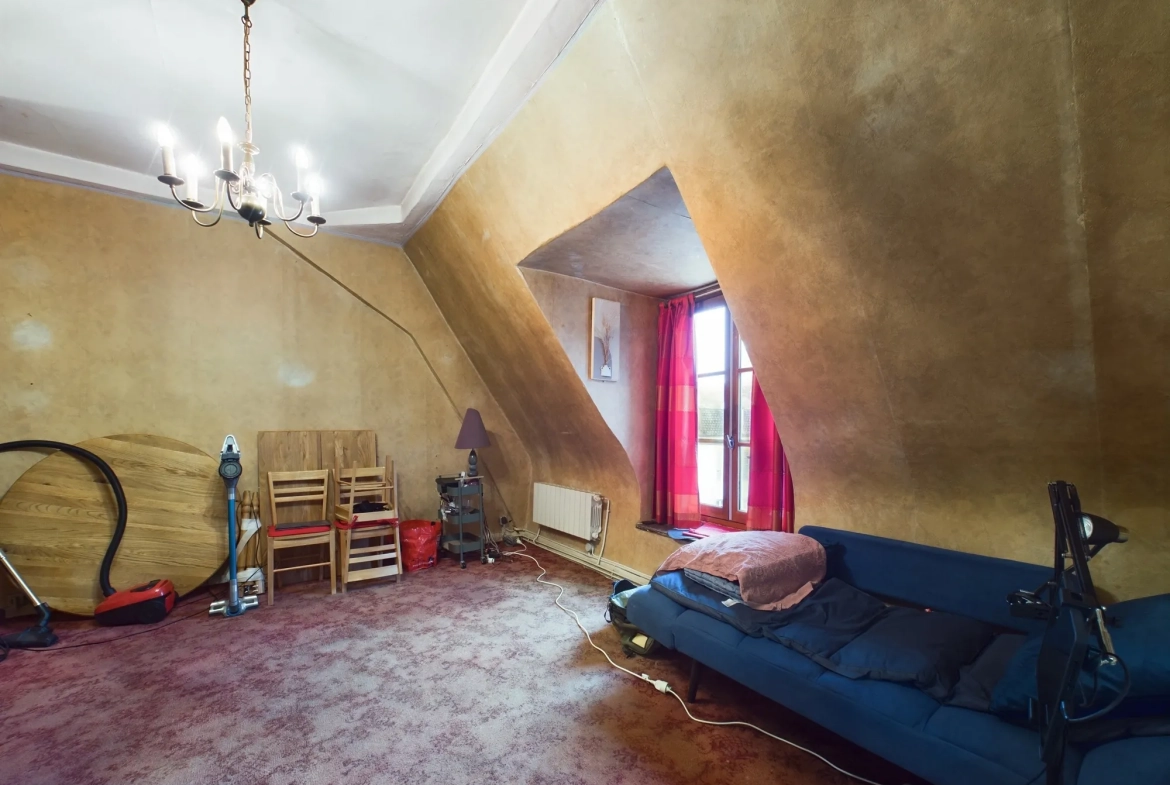 Appartement de 54,85 m² au centre-ville de Nevers avec potentiel d'aménagement 