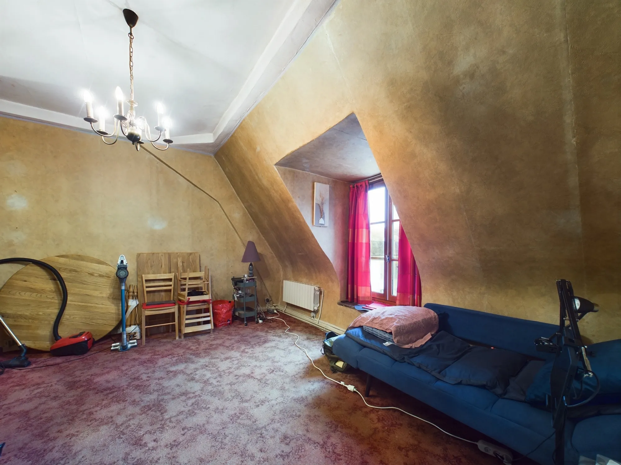 Appartement de 54,85 m² au centre-ville de Nevers avec potentiel d'aménagement 