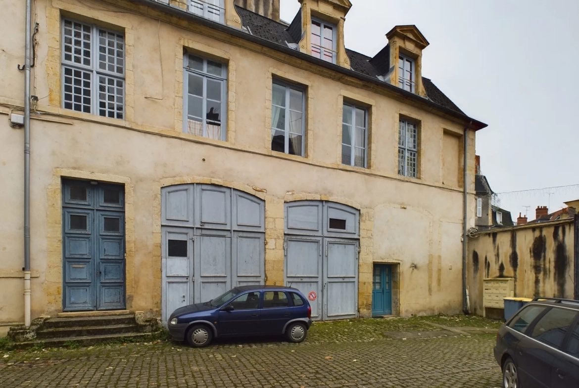 Appartement de 54,85 m² au centre-ville de Nevers avec potentiel d'aménagement 