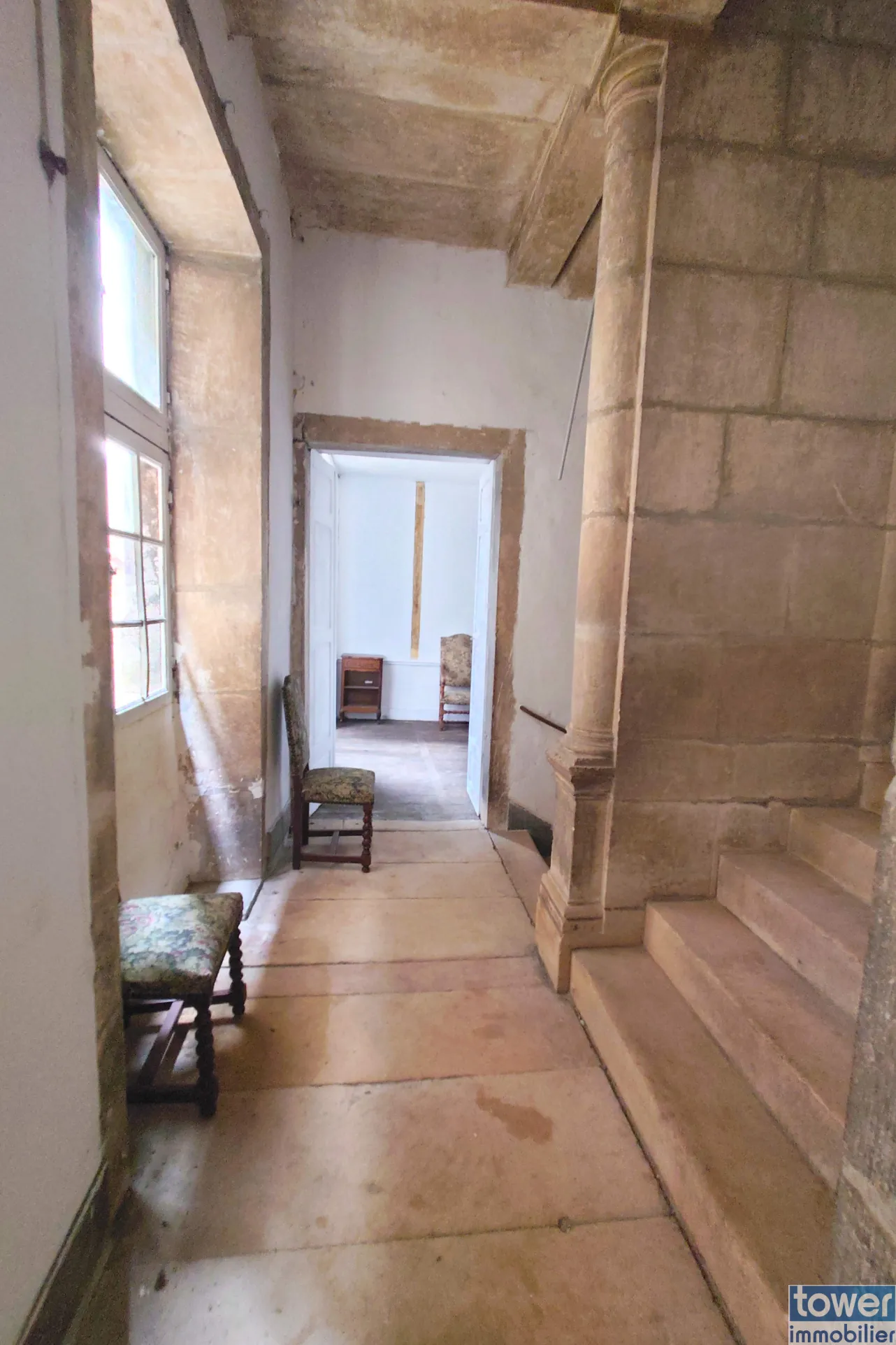 Belle maison ancienne du 15ème siècle à Villefranche de Rouergue 