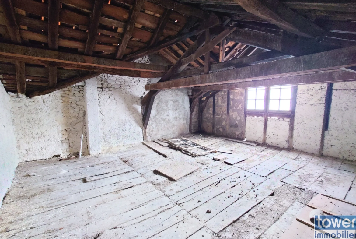Belle maison ancienne du 15ème siècle à Villefranche de Rouergue 