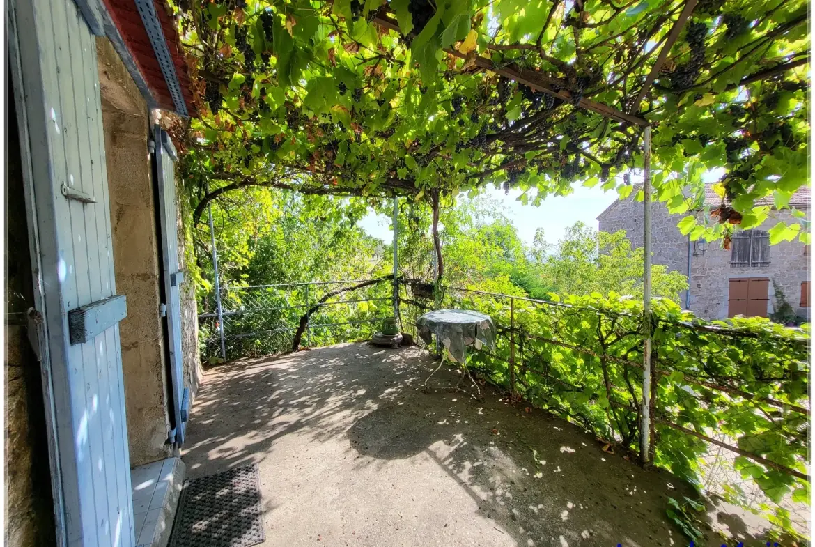 Maison à vendre à Gluiras de 108 m² avec jardin et studio indépendant 