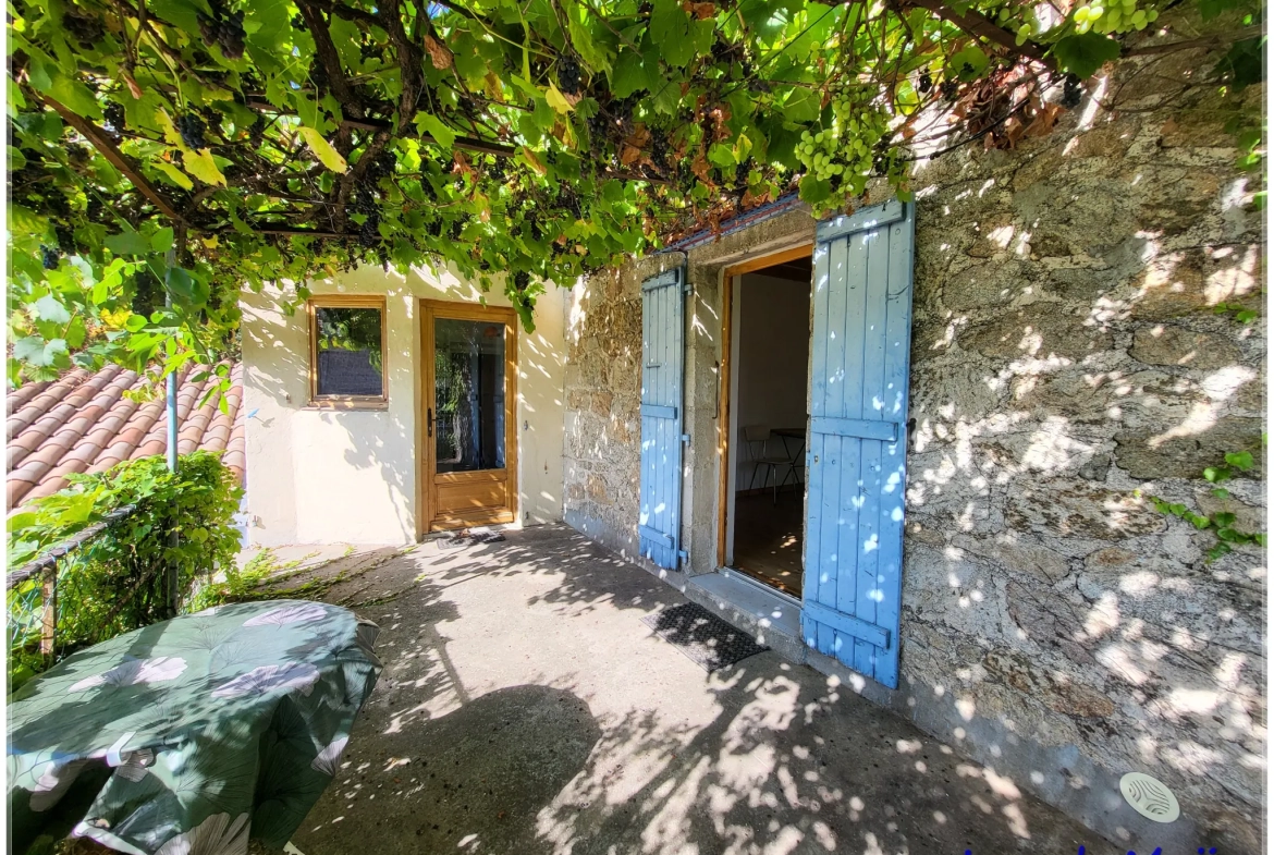 Maison à vendre à Gluiras de 108 m² avec jardin et studio indépendant 