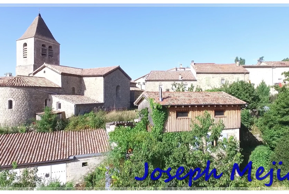 Maison à vendre à Gluiras de 108 m² avec jardin et studio indépendant 