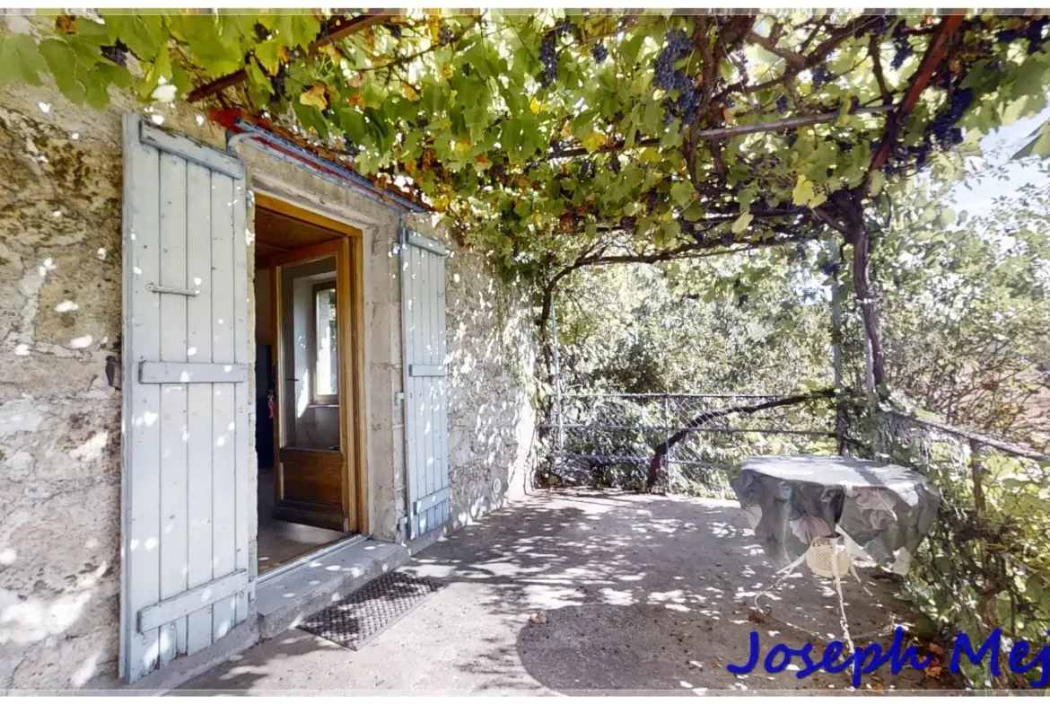 Maison à vendre à Gluiras de 108 m² avec jardin et studio indépendant 