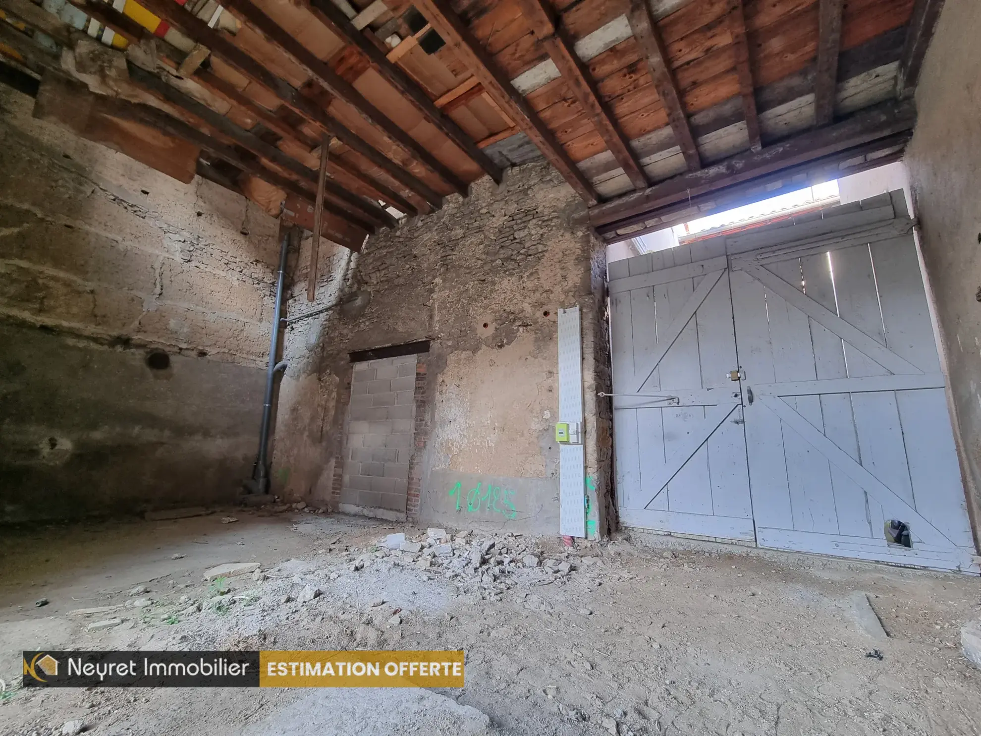 Maison à rénover de 152 m² avec jardin à Villefranche-sur-Saône 