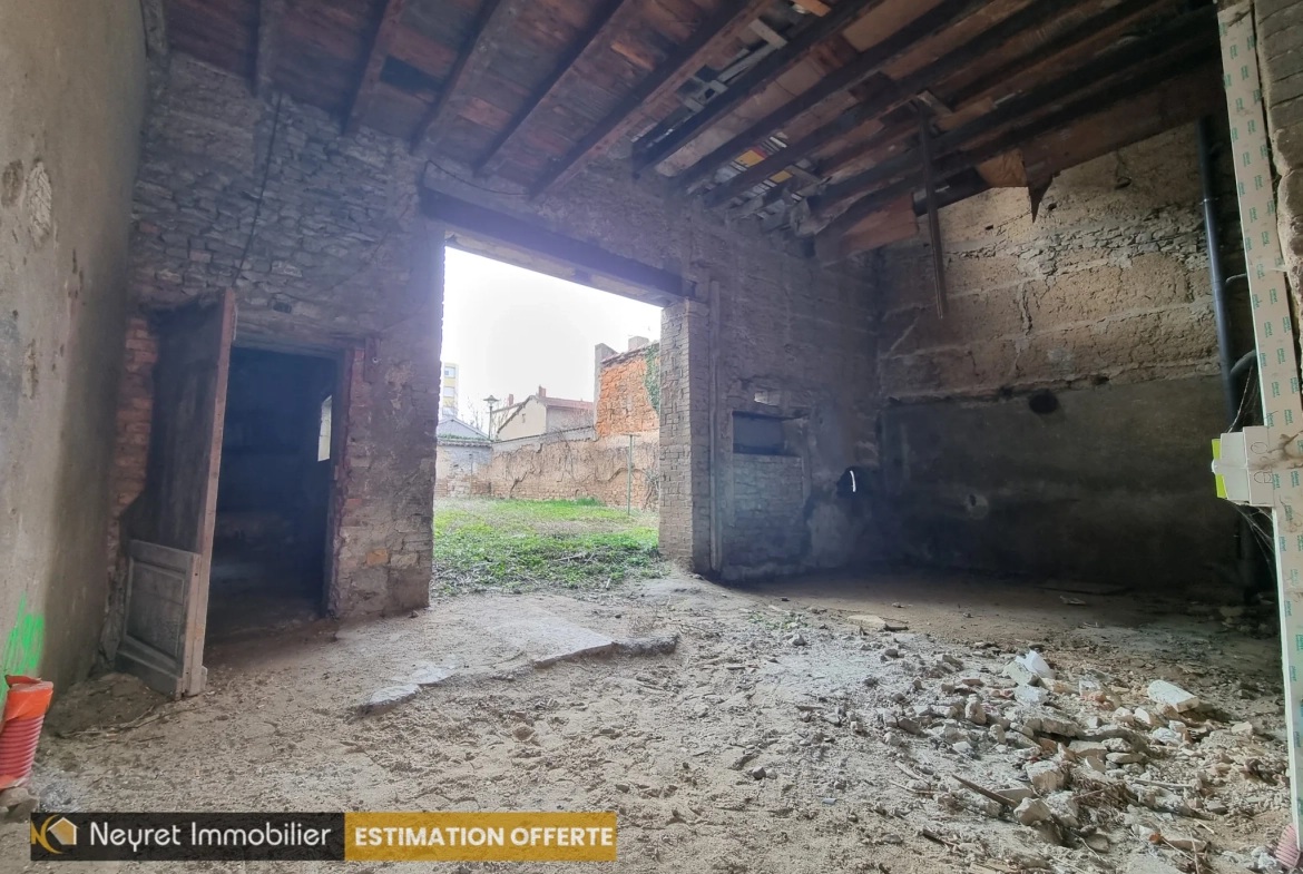 Maison à rénover de 152 m² avec jardin à Villefranche-sur-Saône 