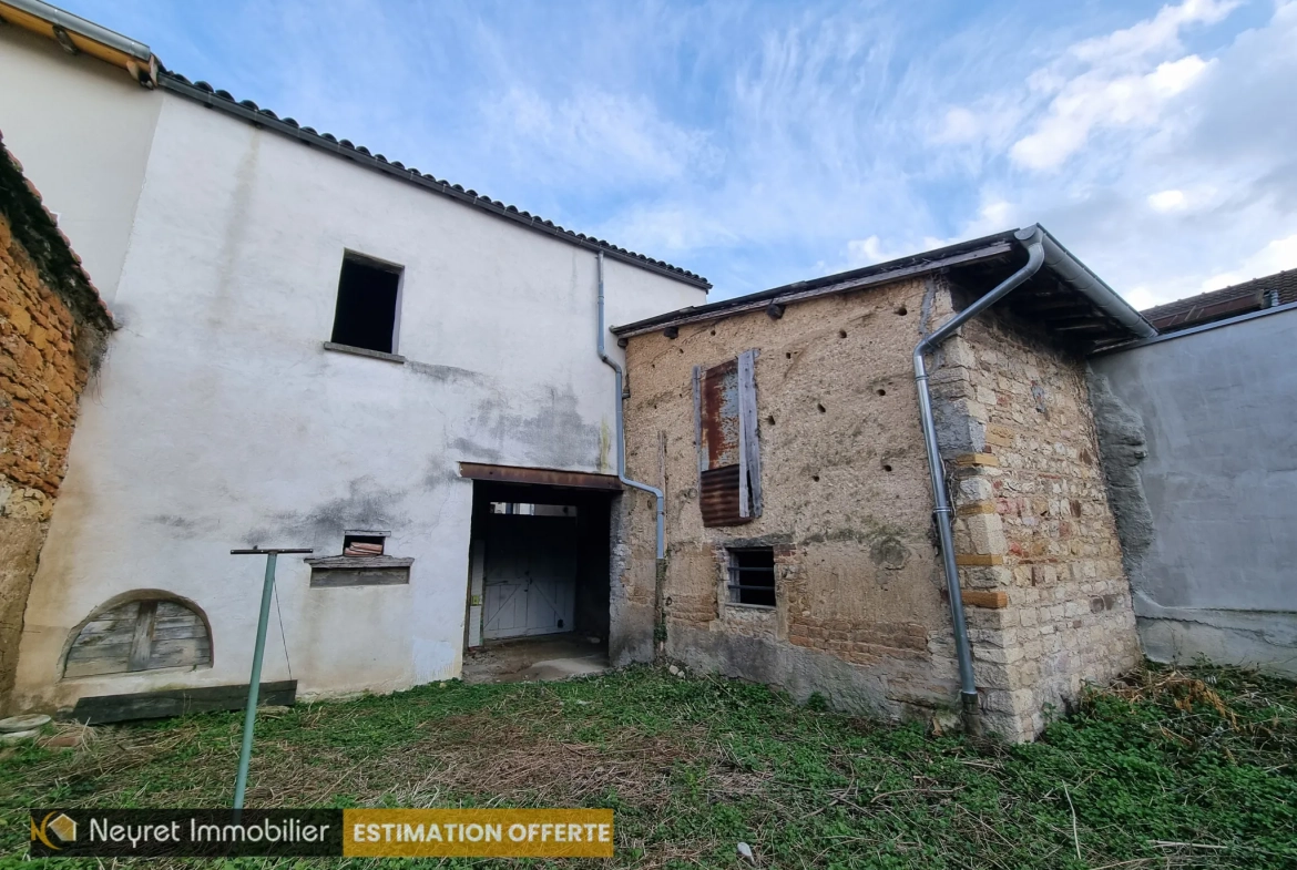 Maison à rénover de 152 m² avec jardin à Villefranche-sur-Saône 