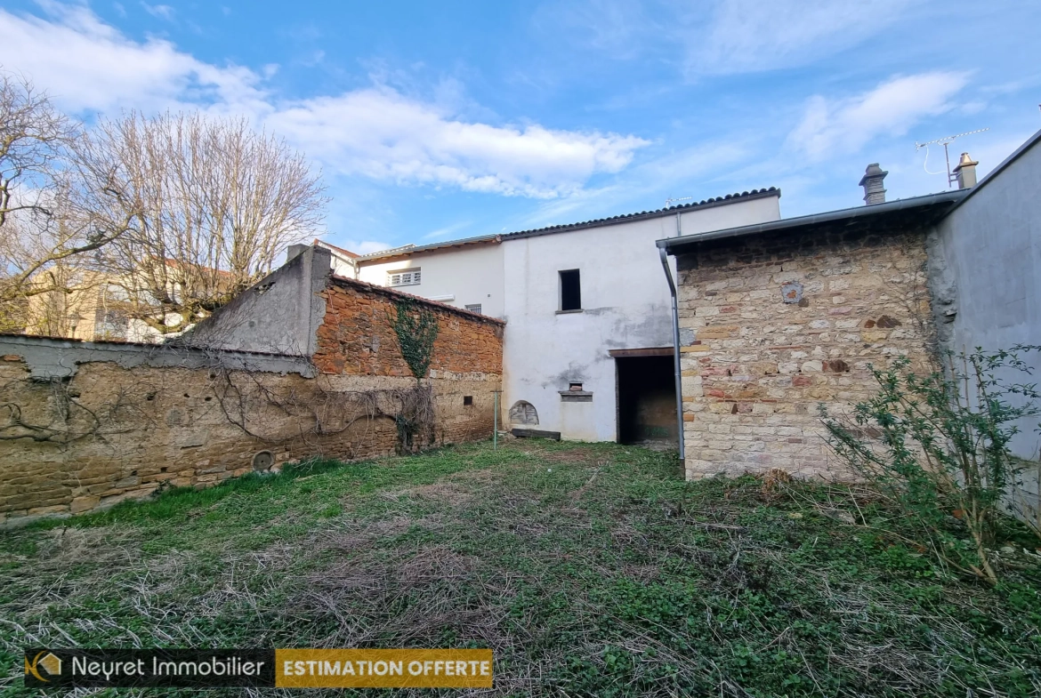 Maison à rénover de 152 m² avec jardin à Villefranche-sur-Saône 