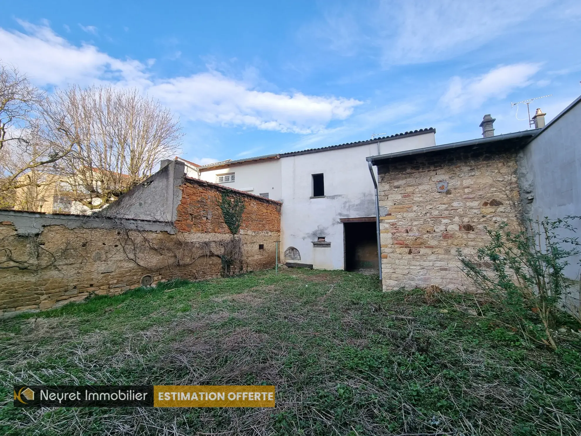 Maison à rénover de 152 m² avec jardin à Villefranche-sur-Saône 