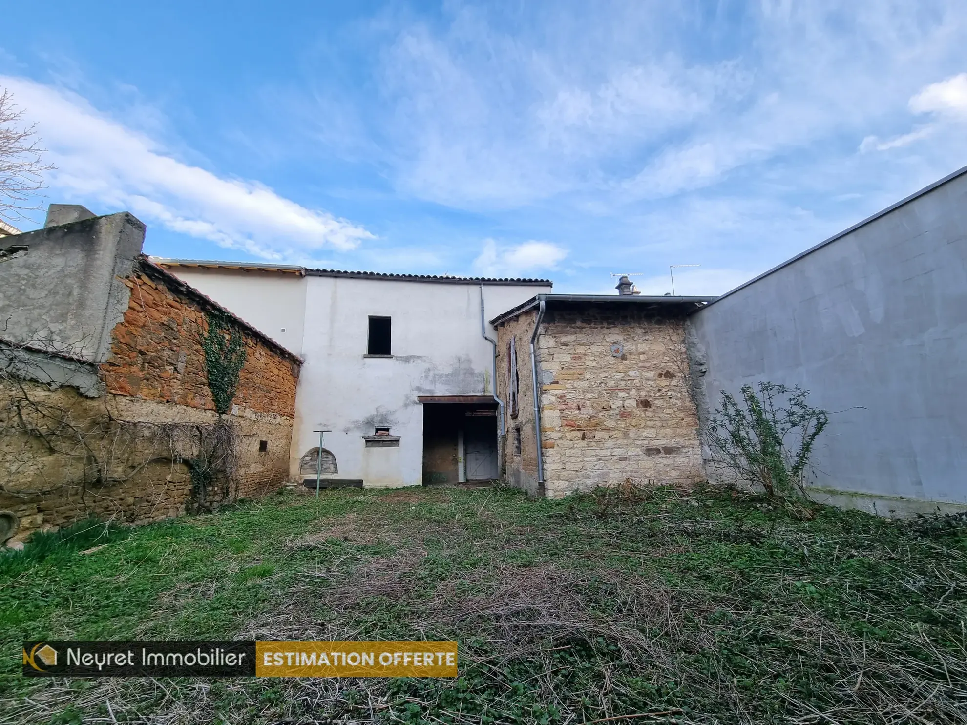 Maison à rénover de 152 m² avec jardin à Villefranche-sur-Saône 